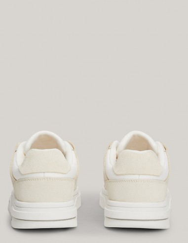 Basket de ville Tommy Hilfiger Mixte the brooklyn suede Beige EN02476-ACG