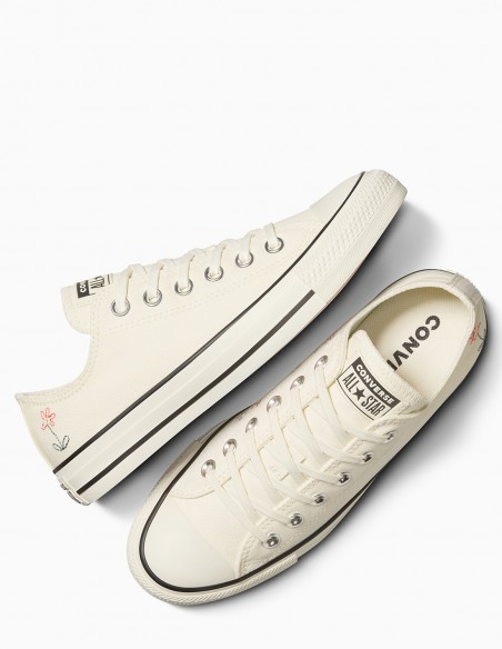 Sneakers Femme Chuck Taylors Brodées | Style Délicat et Féminin