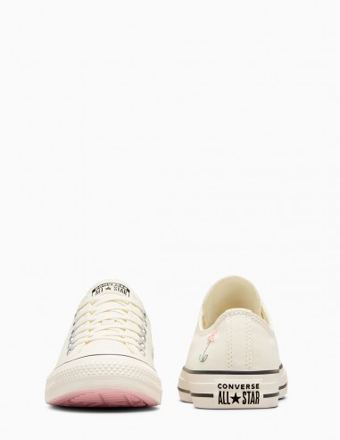 Sneakers Femme Chuck Taylors Brodées | Style Délicat et Féminin