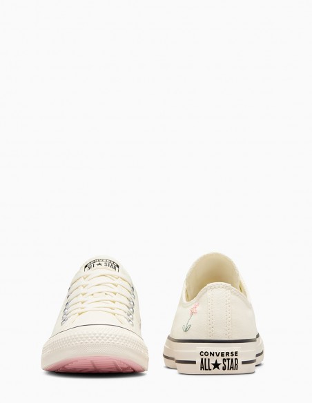 Sneakers Femme Chuck Taylors Brodées | Style Délicat et Féminin