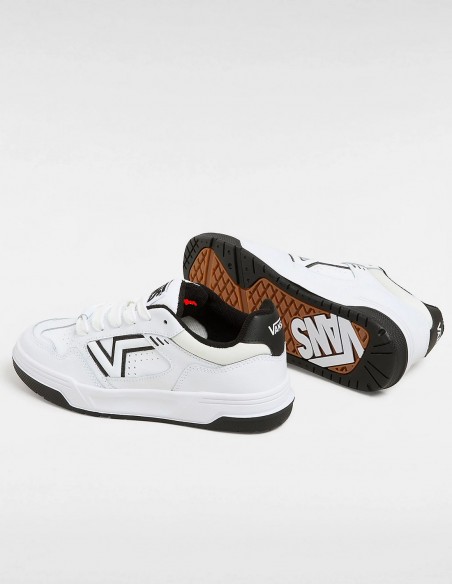 Vans Upland en Blanc et Noir - Sneakers Urbains Polyvalents - HYLTON