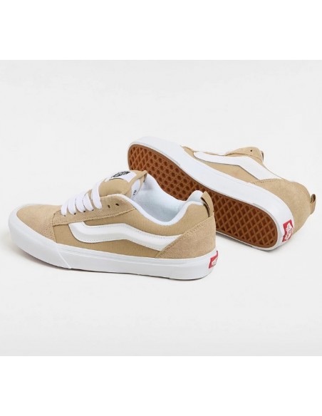 Vans Knu Skool en Daim Sable - Baskets Basses Élégantes - Hylton.fr