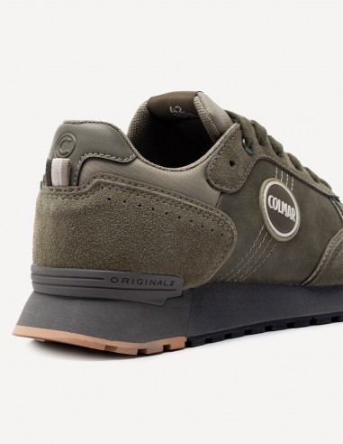 Baskets Colmar Travis B - Baskets Homme en suède vert olive avec logo