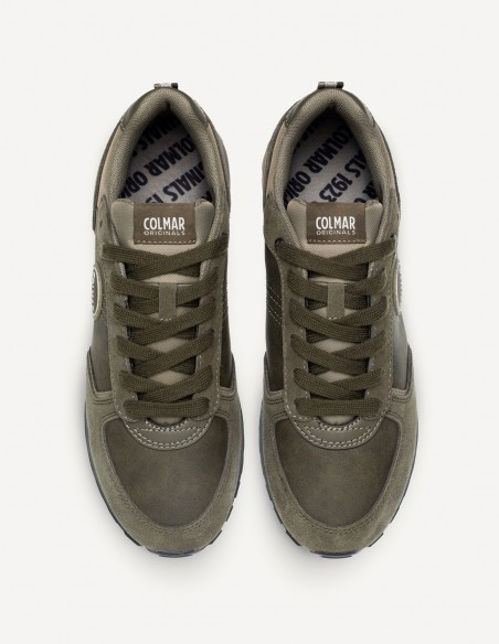 Baskets Colmar Travis B - Baskets Homme en suède vert olive avec logo