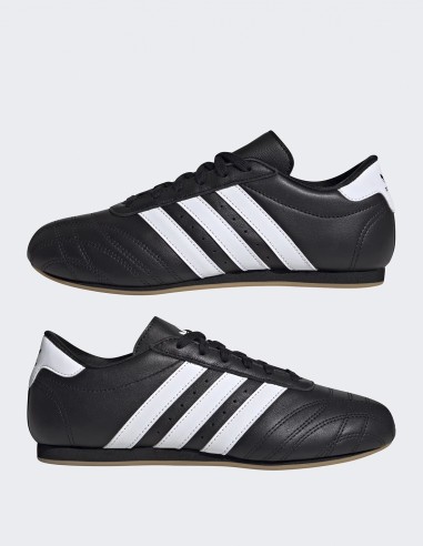 Sneakers Adidas Taekwondo - Chaussures en cuir noir et blanc, souples.