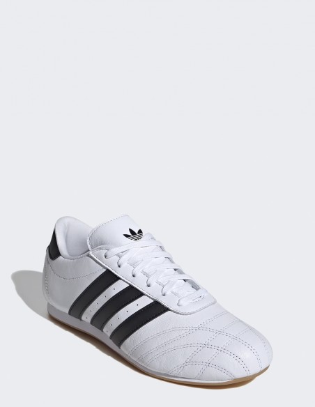 Sneakers Adidas Taekwondo - Chaussures en cuir noir et blanc, vintage.