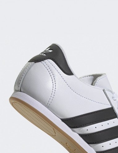 Sneakers Adidas Taekwondo - Chaussures en cuir noir et blanc, vintage.