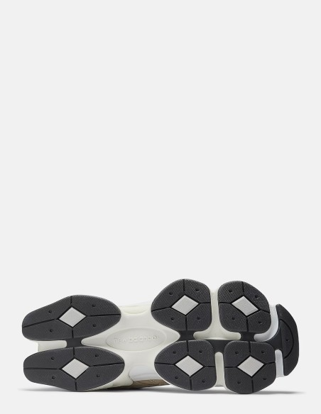 New Balance Femme 9060 Beige - Sneakers modernes et confortables