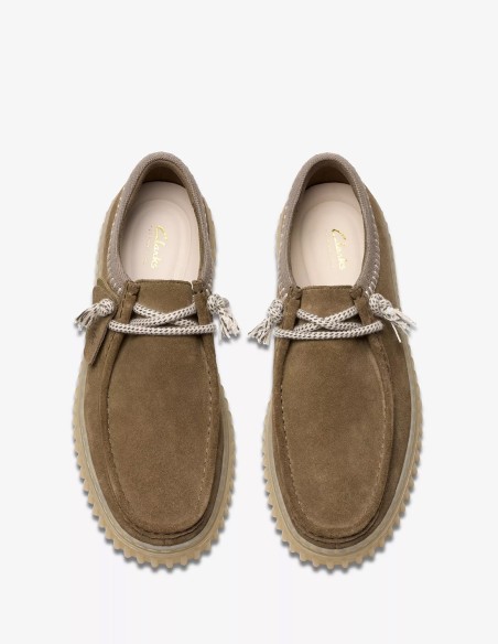 Chaussures Clarks Torhill Lo en daim marron avec semelle crantée