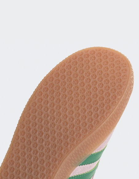 Baskets Adidas Gazelle en daim rose et bandes vertes